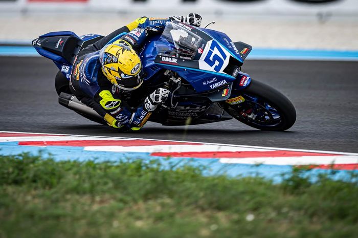 Aldi Satya Mahendra saat tampil di seri 8 World Supersport 2025 di sirkuit Balaton Park Hungaria
