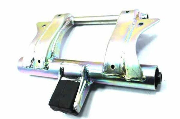 Ilustrasi engine mounting motor matic Honda BeAT