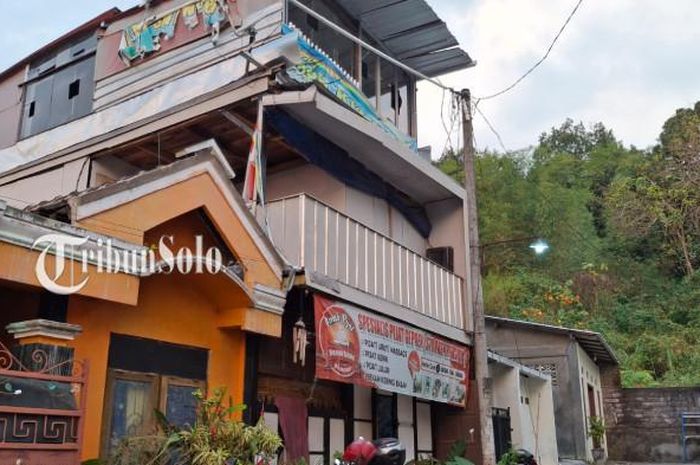 Terungkap sosok istri perampok duit Rp 10 M di Solo. Kerjanya ojol dan jualan barang online