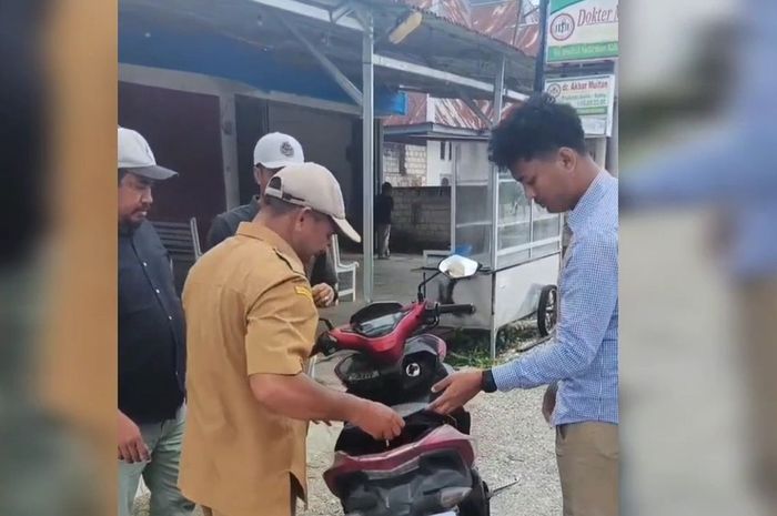 Kabid Kesbangpol Kabupaten Buton Tengah, LMJ (53) terkena OTT Tim Tipikir Satreskrim Polres Buton Tengah dalam kasus korupsi dana konsumsi paskibraka Rp 59 juta
