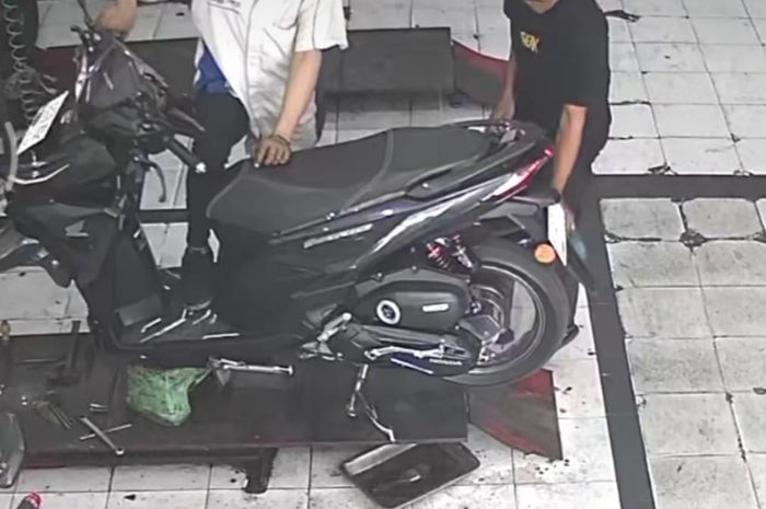 Blok CVT Honda Vario harus jebol gara-gara kepo