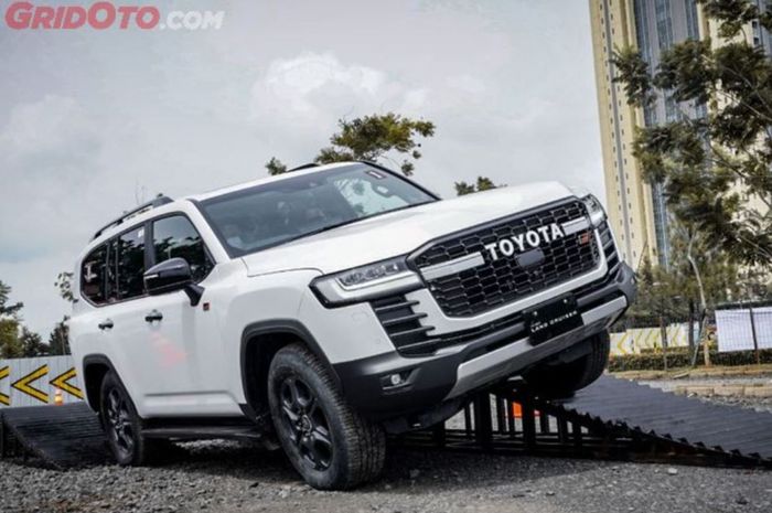 harga Toyota Land Cruiser 300 per September 2025