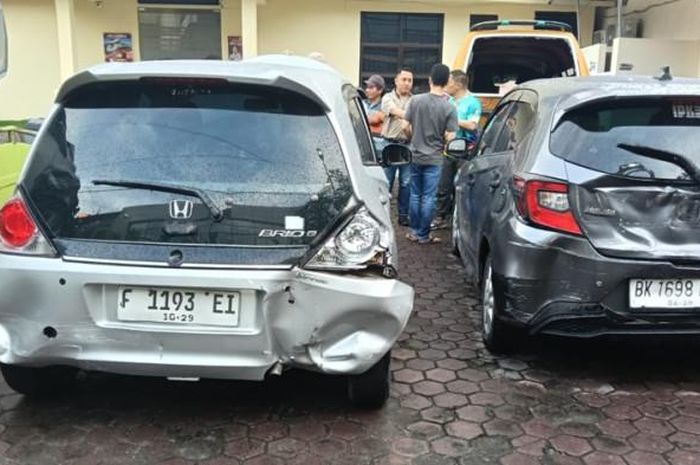 Total 6 mobil dibikin bonyok ulah pengemudi Innova Reborn di Medan. Sopir ngaku efek idap penyakit ini