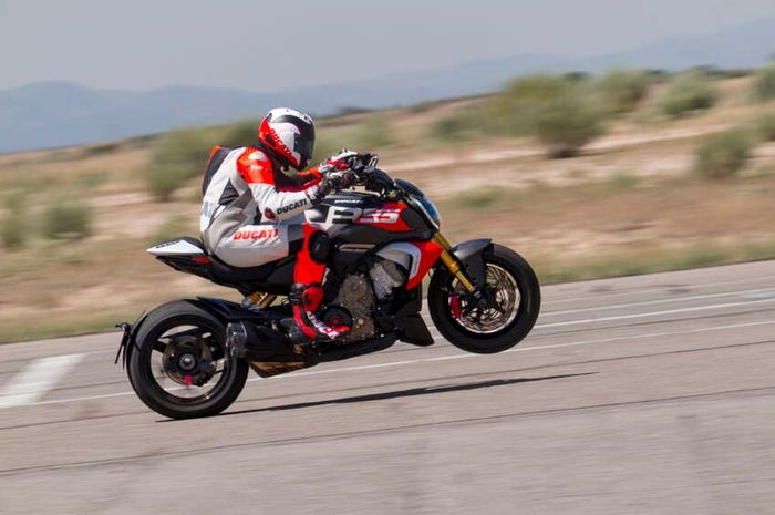Ducati Diavel V4 RS 2026 siap dirilis, punya akselerasi buas