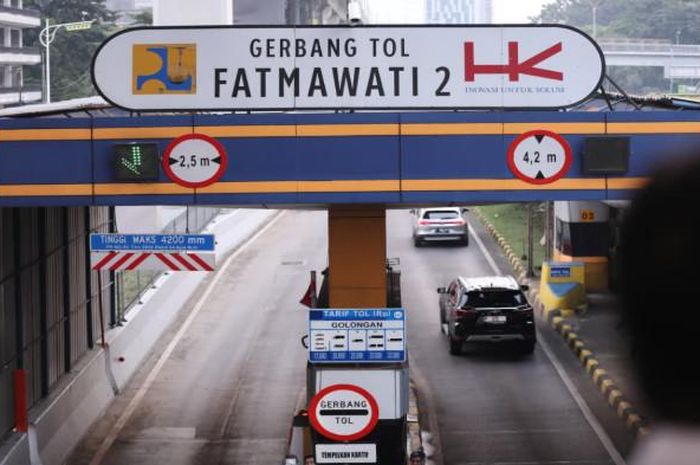 Gerbang tol Fatmawati 2, Jakarta Selatan dibuka gratis demi kelancaran Jalan TB Simatupang yang macet parah