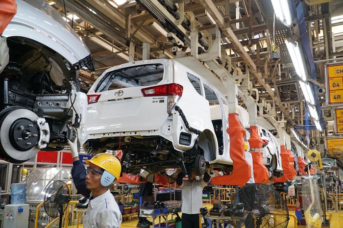 Unik Banget, Melihat Kijang Innova Reborn dan Zenix Dibikin Bareng