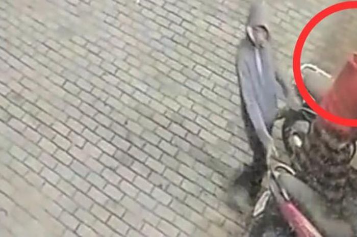 Aksi pencurian Honda BeAT dan Scoopy di parkiran Masjid