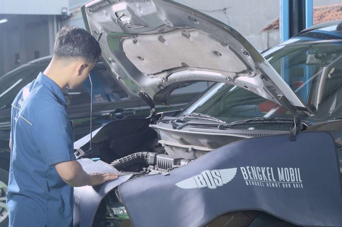 Layanan perawatan mobil di Bengkel BOS