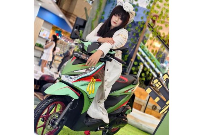 Keseruan cosplayer berfoto dengan Honda BeAT edisi One Piece x Tahilalats.
