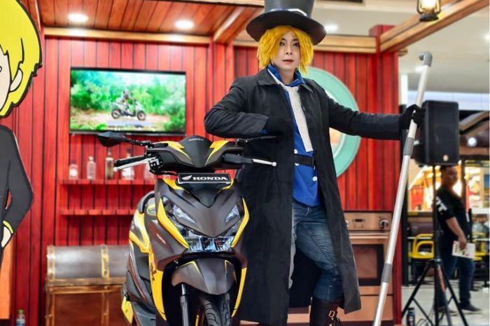 Keseruan cosplayer di booth AHM x One Piece x Tahilalats.
