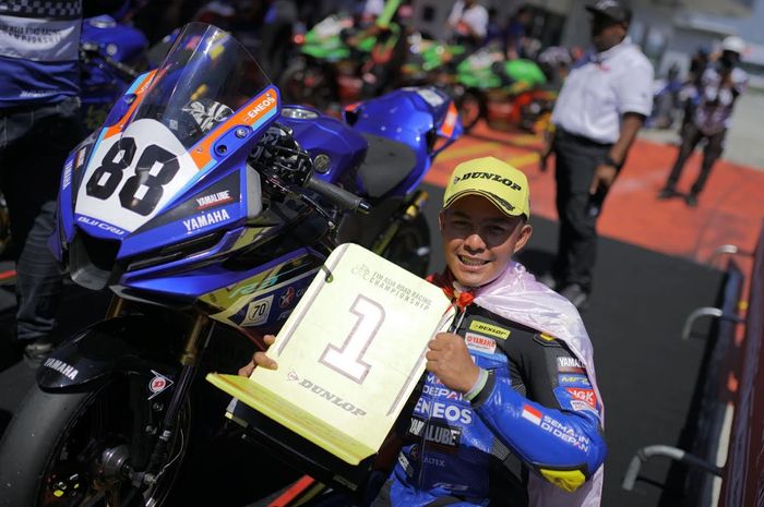 Candra Hermawan memenangi race 1 kelas AP250 di seri 5 ARRC 2025