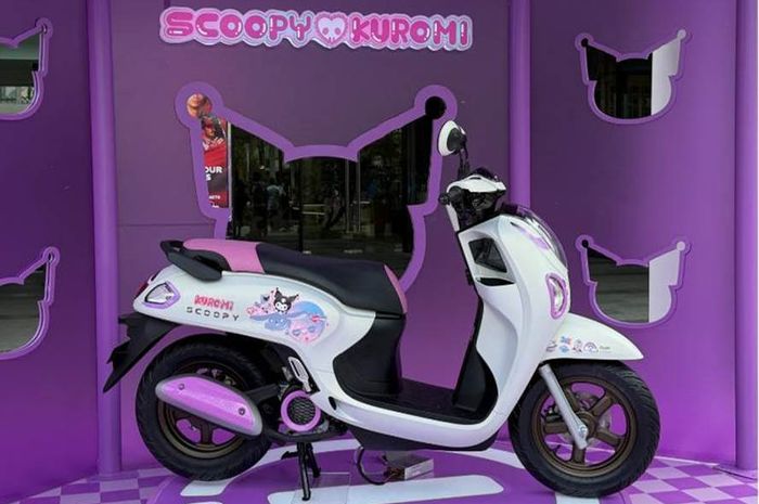 Kerennya Honda Scoopy Kuromi di booth Sarinah, Jakarta.