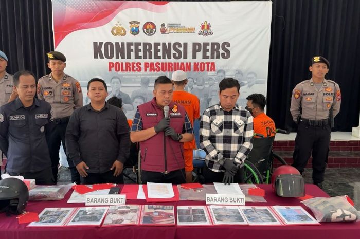Konferensi Pers penangkapan residivis pencurian motor oleh Satreskrim Polres Pasuruan Kota yang sudah merencanakan aksi maling motor lagi semenjak di dalam Lapas Pasuruan