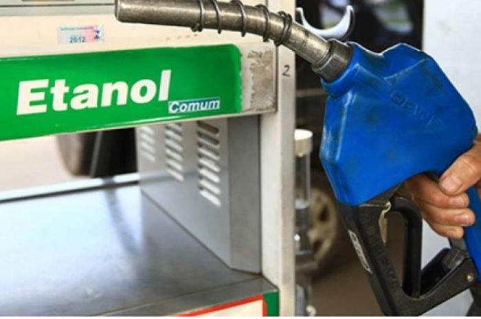 Pemerintah berencana akan mencampurkan bensin dengan etanol 10 persen, apakah aman untuk mesin kendaraan? (foto ilustrasi)