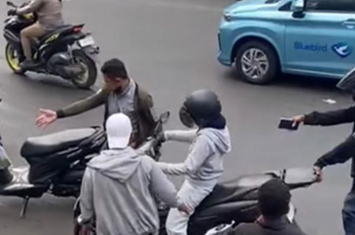 Tiga debt collector yang hentikan paksa pemotor wanita di Daan Mogot berakhir dibekuk polisi