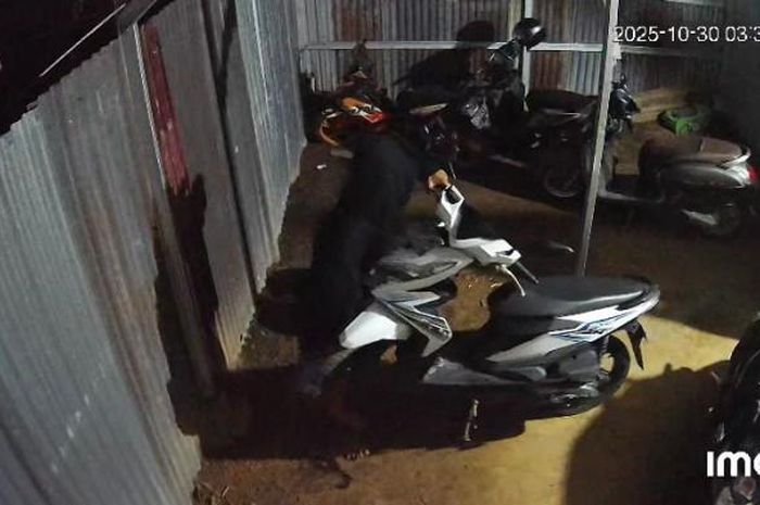 maling motor di Jambi gasak 4 motor sekaligus milik  penghuni kos