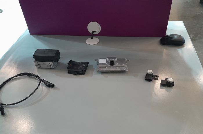 Bosch menampilkan beragam inovasi berbasis perangkat lunak di ajang Mobility Live Indonesia 2025, Kamis (6/11/2025)