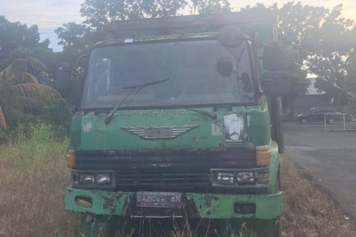 Mitsubishi Fuso tua diamankan polisi usai jadi barang bukti sebagai kendaraan untuk  timbun BBM Solar subsidi