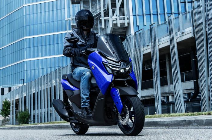 penampakan versi baru Yamaha NMAX 125 model 2026 warna Iconic Blue, iritnya tembus 49 km per liter