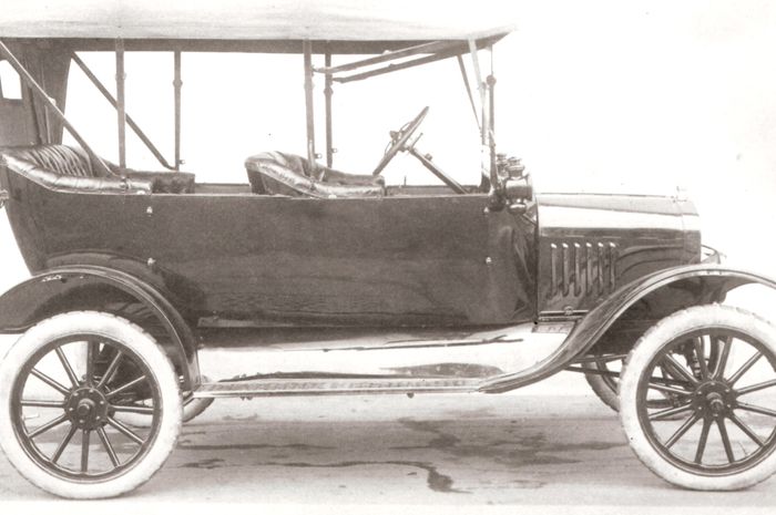 Mobil Produksi Massal Pertama di Dunia Ternyata Bisa Minum Etanol