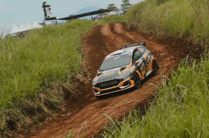 Dewa United Motorsports Sapu Bersih Podium Final Sprint Rally