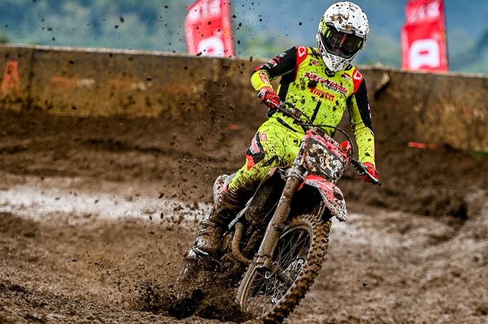 Arsenio Algifari beraksi di Kejuaraan Nasional (Kejurnas) Motocross 2025