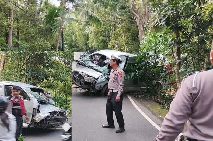 Toyota HiAce angkut rombongan WNA Tiongkok babak belur di Bali. 5 orang dinyatakan meninggal dunia