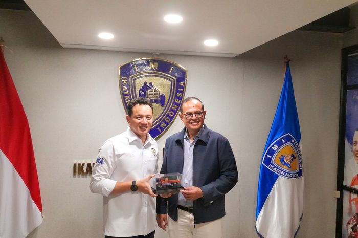 PT BRI Asuransi Indonesia (BRINS) resmi menjalin kerja sama strategis dengan Ikatan Motor Indonesia (IMI) terkait penandatanganan Nota Kesepahaman (MoU) di Kantor IMI