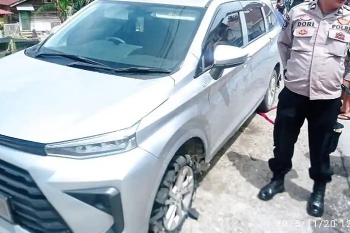 Toyota Avanza yang mengalami pecah ban jadi saksi bisu seorang lansia gagal dirampok dan dihipnotis