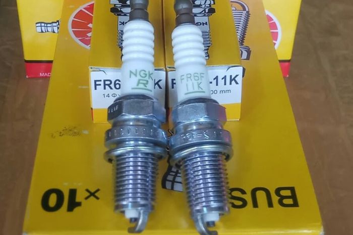 ilustrasi busi mobil tipe nikel