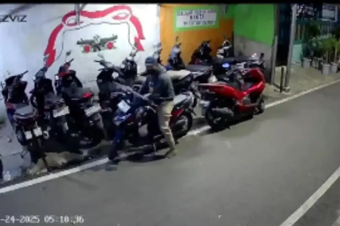Aksi pencurian Honda BeAT di parkiran berbayar jalan Rawamangun Muka, Rawamangun, Pulogadung, Jakarta Timur 