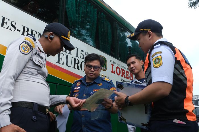 Sepanjang periode tersebut, Aan mencatat 1.226.017 unit kendaraan berangkat dan 1.365.672 kendaraan datang yang telah diperiksa.