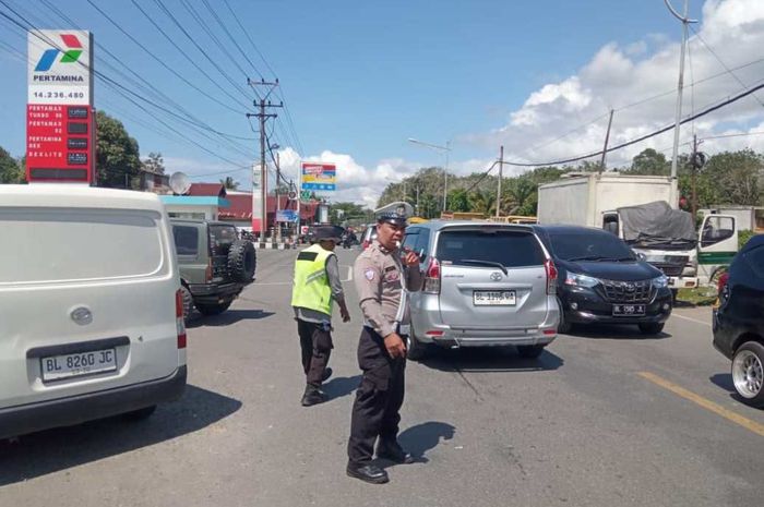 Petugas diarahkan untuk memberikan bantuan warga terdampak bencana