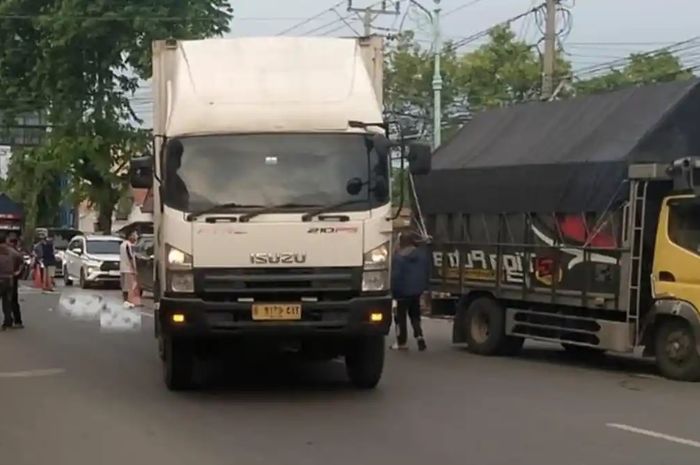 Tragedi Honda Vario vs truk di Brebes, ibu dan anak tewas dalam perjalanan ke sekolah untuk ikut study tour ke Bali