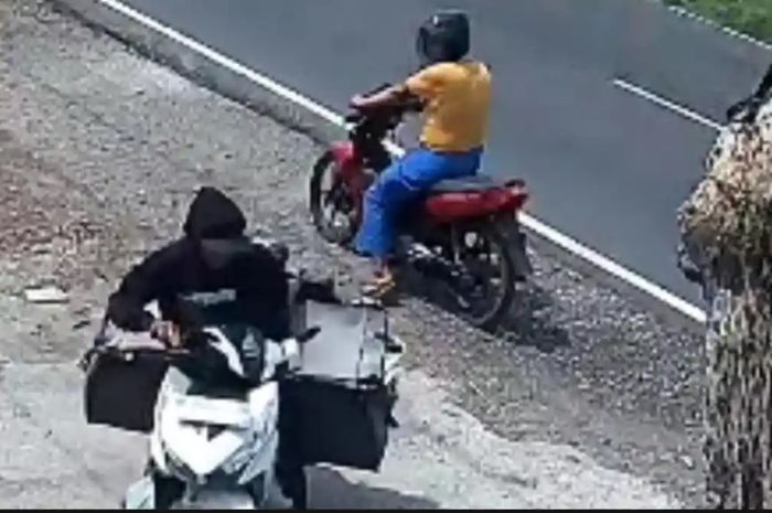 Honda Vario 150 angkurt 105 paket kandas saat ditinggal pemilik melaksanakan tugasnya