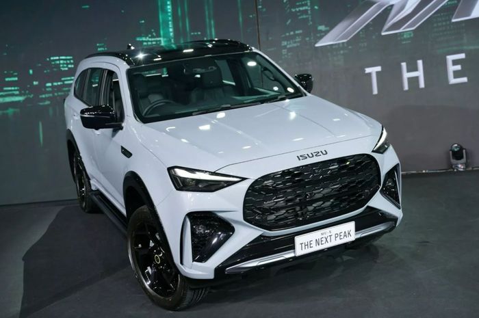 Isuzu MU-X RS model 2025, enggak kalah sporty dari Fortuner dan Pajero Sport