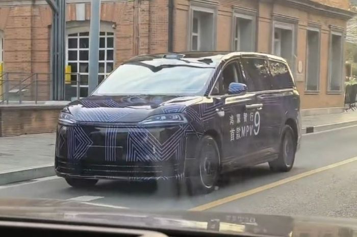 penampakan Luxeed V9, MPV canggih baru calon rival Denza D9