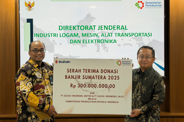 Serah terima donasi Suzuki Indonesia ke korban bencana banjir dan longsir di Sumatera melalui Kementerian Perindustrian