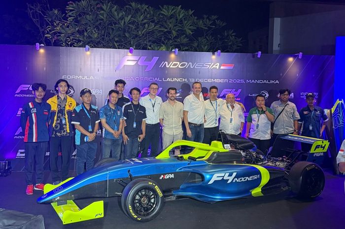 Seremoni peresmian Formula 4 Indonesia.