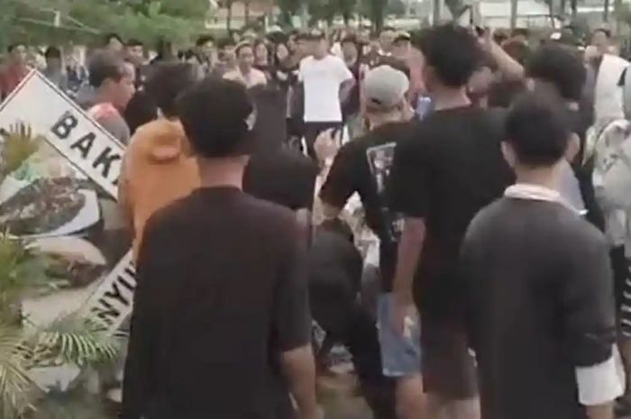 Dua jukir di Brbes dipuuli warga yang jengkel di Brebes