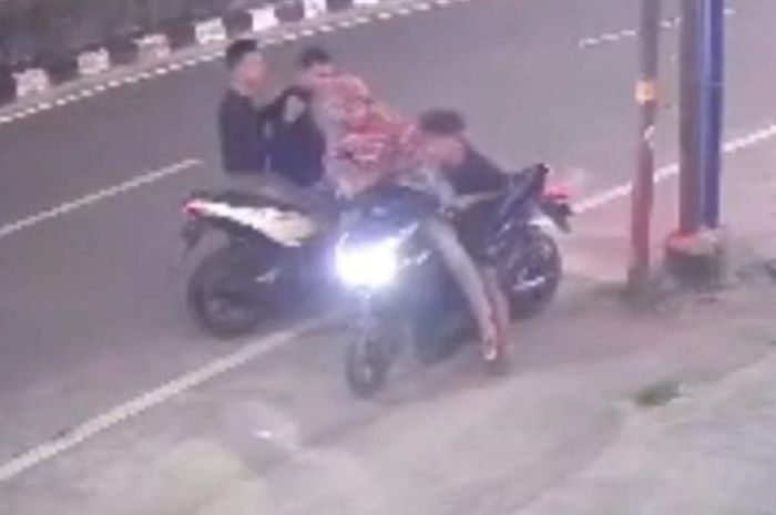Video perampokan brutal di medan, korban sampai terseret