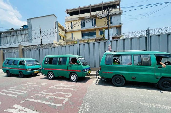 Ilustrasi angkot di Bandung