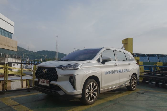 Toyota Veloz Hybrid EV Lintas Nusa