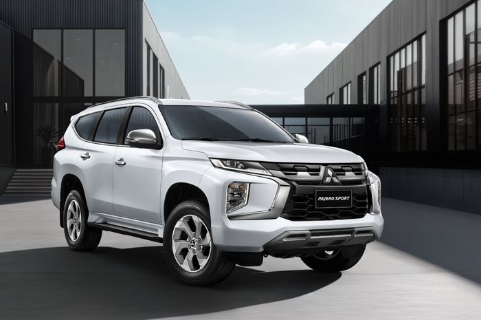 Mitsubishi Pajero Sport varian GT di Thailand.