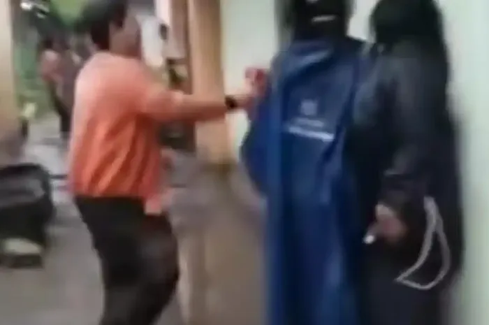 Keributan Ojol vs Juru Parkir di Depok, Sleman, Yogyakarta