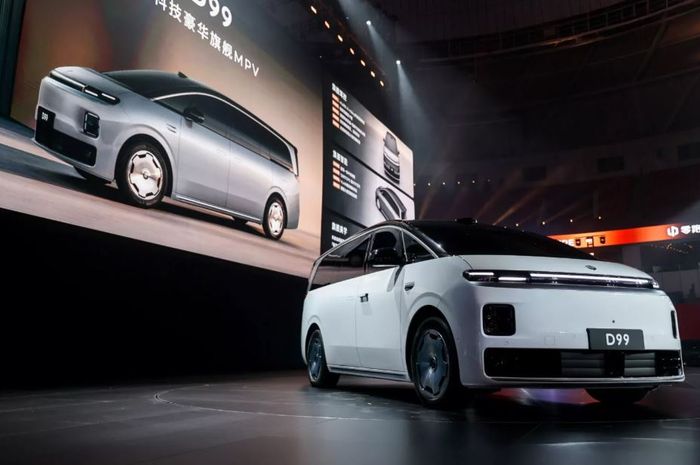 penampakan high MPV listrik baru Leapmotor yang jarak tempuhnya lebih jauh dari Denza D9