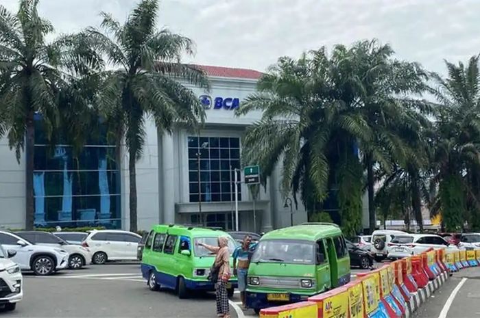 Angkot kota Bogor yang usianya lebih dari 20 tahun akan ditilang. Kalau nekat beroperasi siap-siap kena konsekuensi ini