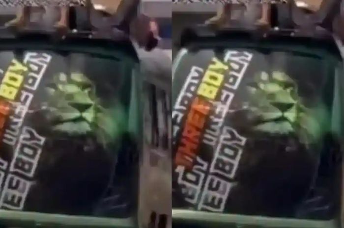 Dua orang tidur di atap Isuzu Elf diturunkan polisi saat sedang melintas di jalan tol