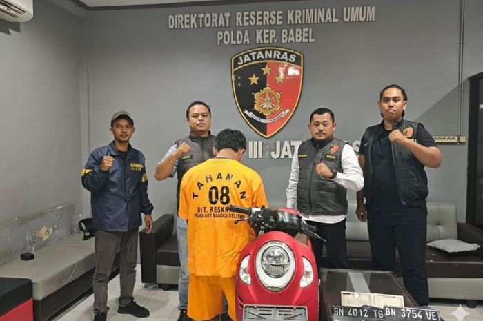 Tim Jatanras Polda Bangka Belitung menangkap pemuda 18 tahun insial MRA alias Rendi yang mencuri Honda Scoopy di kampung Dul, Bangka Tengah, Bangka Belitung