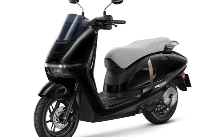 Honda rilis skuter listrik mungil dengan jarak tempuh baterai sekali cas 122 km